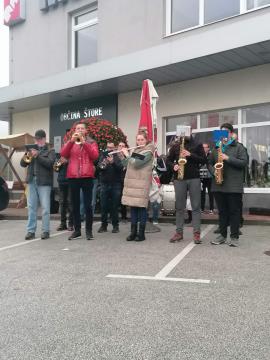 579988IMG-574c153ac6040dc2da37de94e69d1050-V