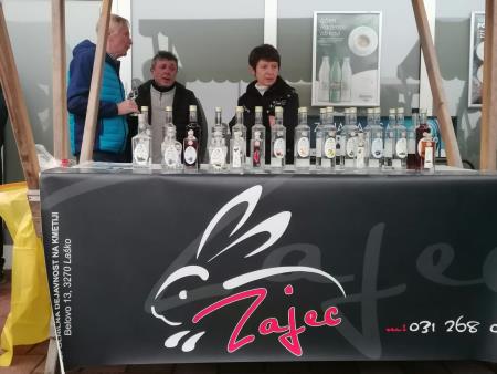 579993IMG-f89d37f4ee2d2db528a67a2ac32686bd-V