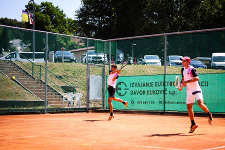 2229_wtt_store_250701_LV